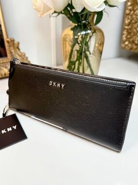 DKNY Black Saffiano Leather Zip Around Wallet NWT $118